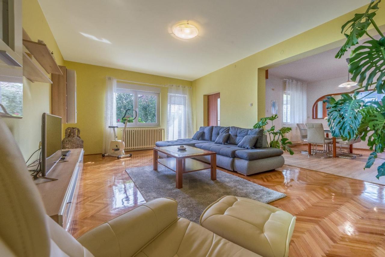 Appartement Odesa With Shared Pool *