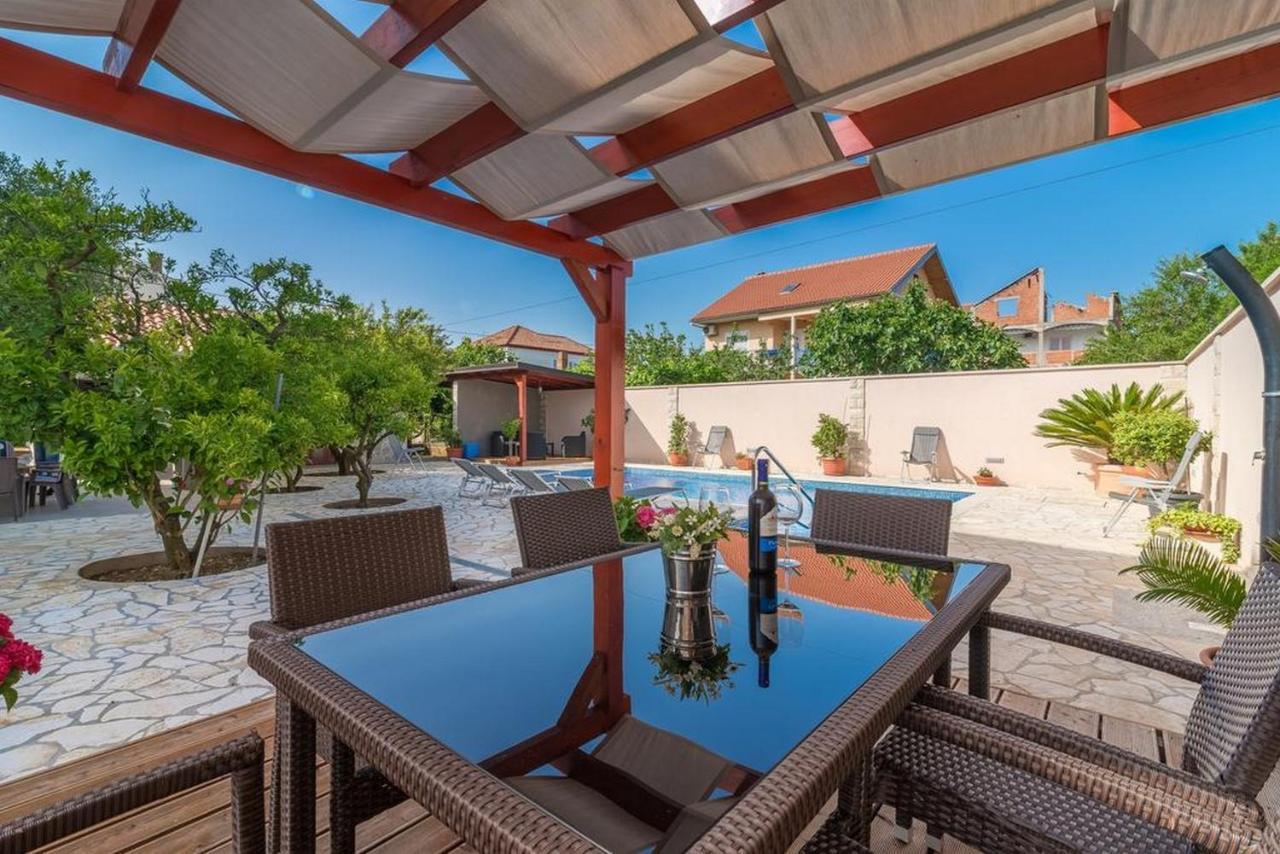 Odesa With Shared Pool Appartement