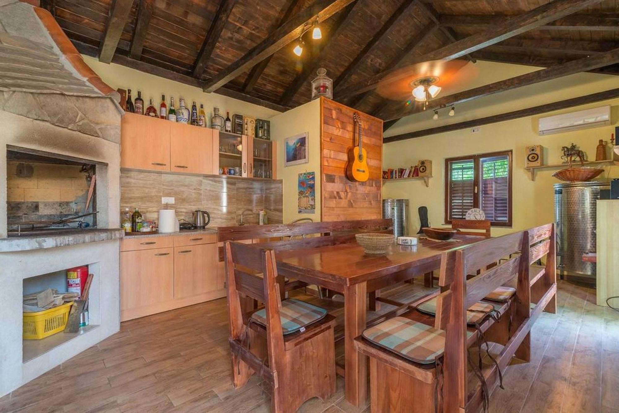 Appartement Odesa With Shared Pool *