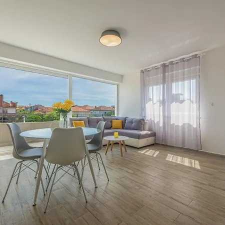Apartments Villa Odesa With Shared Pool Zadar Exterior foto
