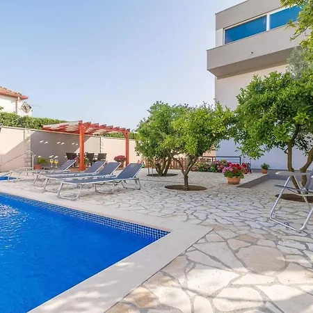 Apartments Villa Odesa With Shared Pool Zadar Zimmer foto
