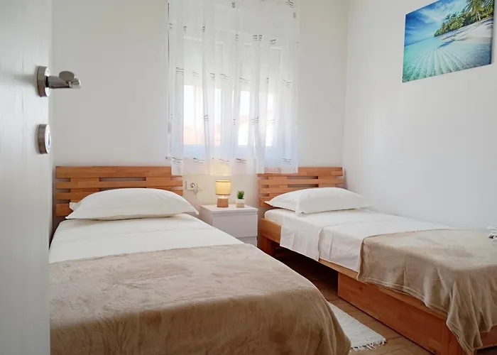 Apartments Villa Odesa With Shared Pool
